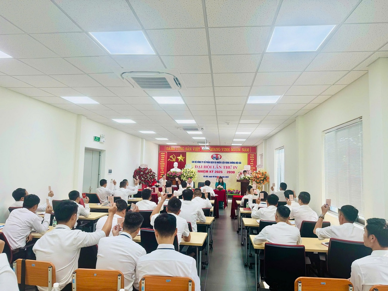 ĐẠI HỘI CHI BỘ CÔNG TY CỔ PHẦN DỊCH VỤ NHIÊN LIỆU HÀNG KHÔNG NỘI BÀI LẦN THỨ IV, NHIỆM KỲ 2025 - 2030